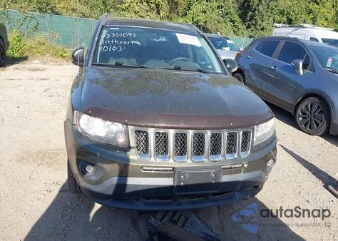 2016 Jeep Compass Sport z USA, uszkodzony, nr VIN 1C4NJDBB4GD506331